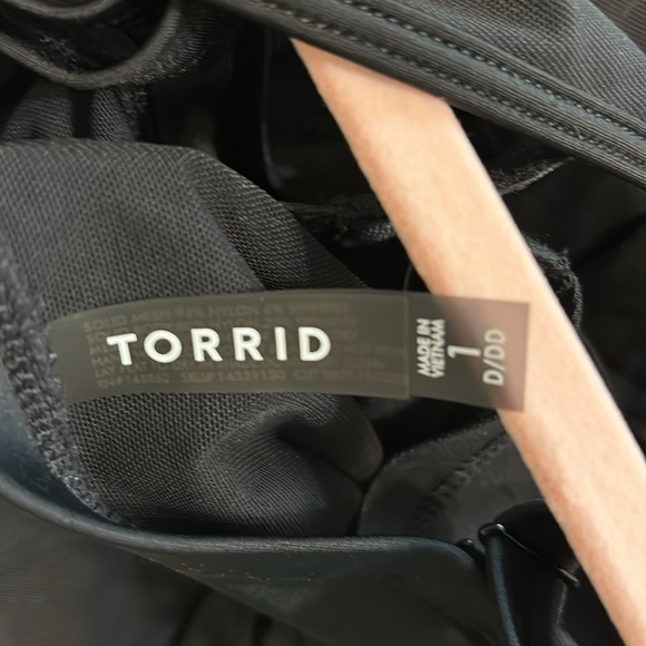 Sz Torrid 1. Black swimsuit. - Picture 3 of 3